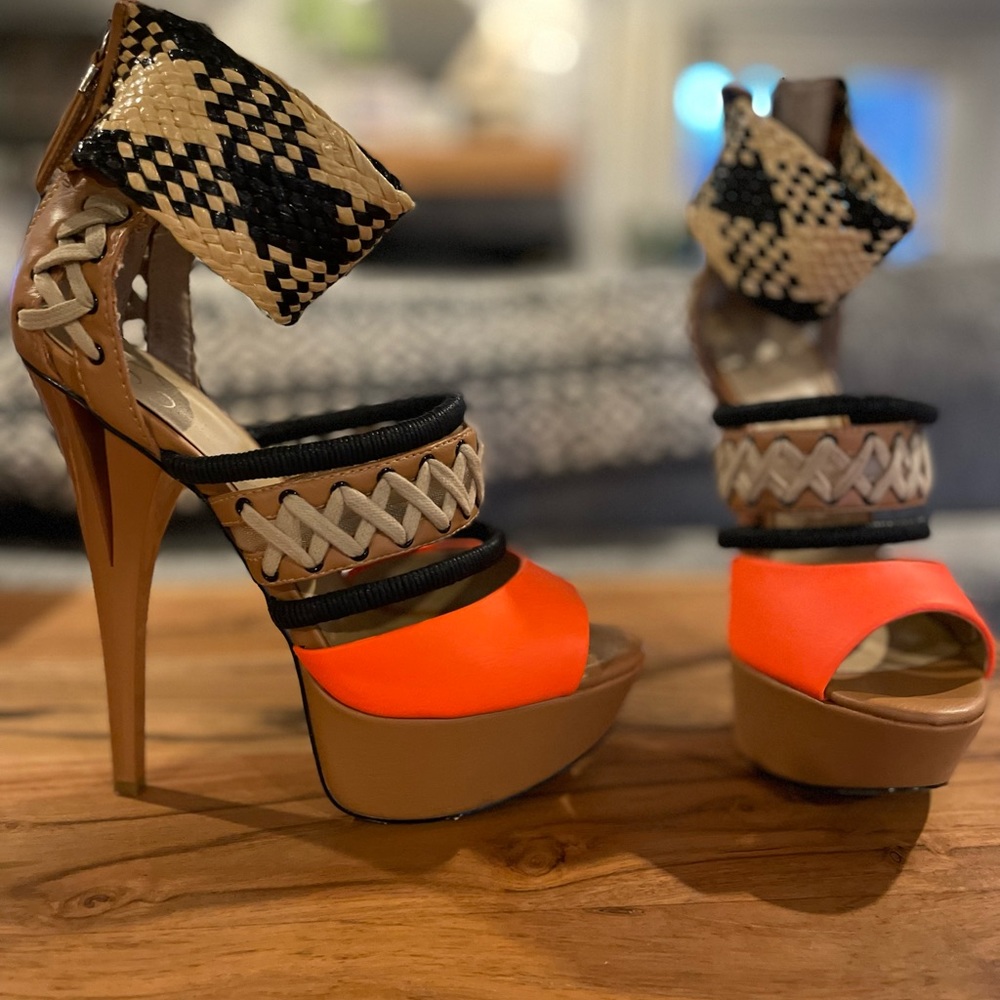 G.X. By Gwen Stefani Heels - Picture 2 of 7